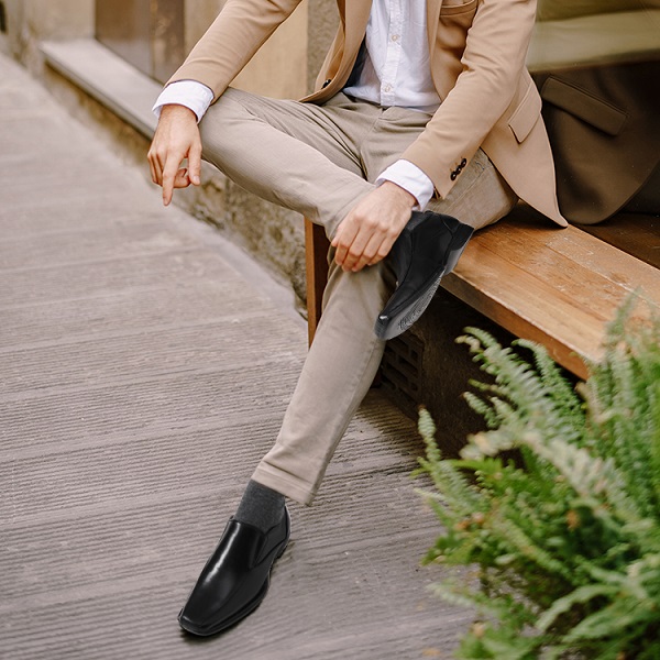 https://cdnimg.brunomarc.com/brunomarcs/image/article/20220818_79/GIORGIO-1-mens-dress-loafers-with-suits1.jpg