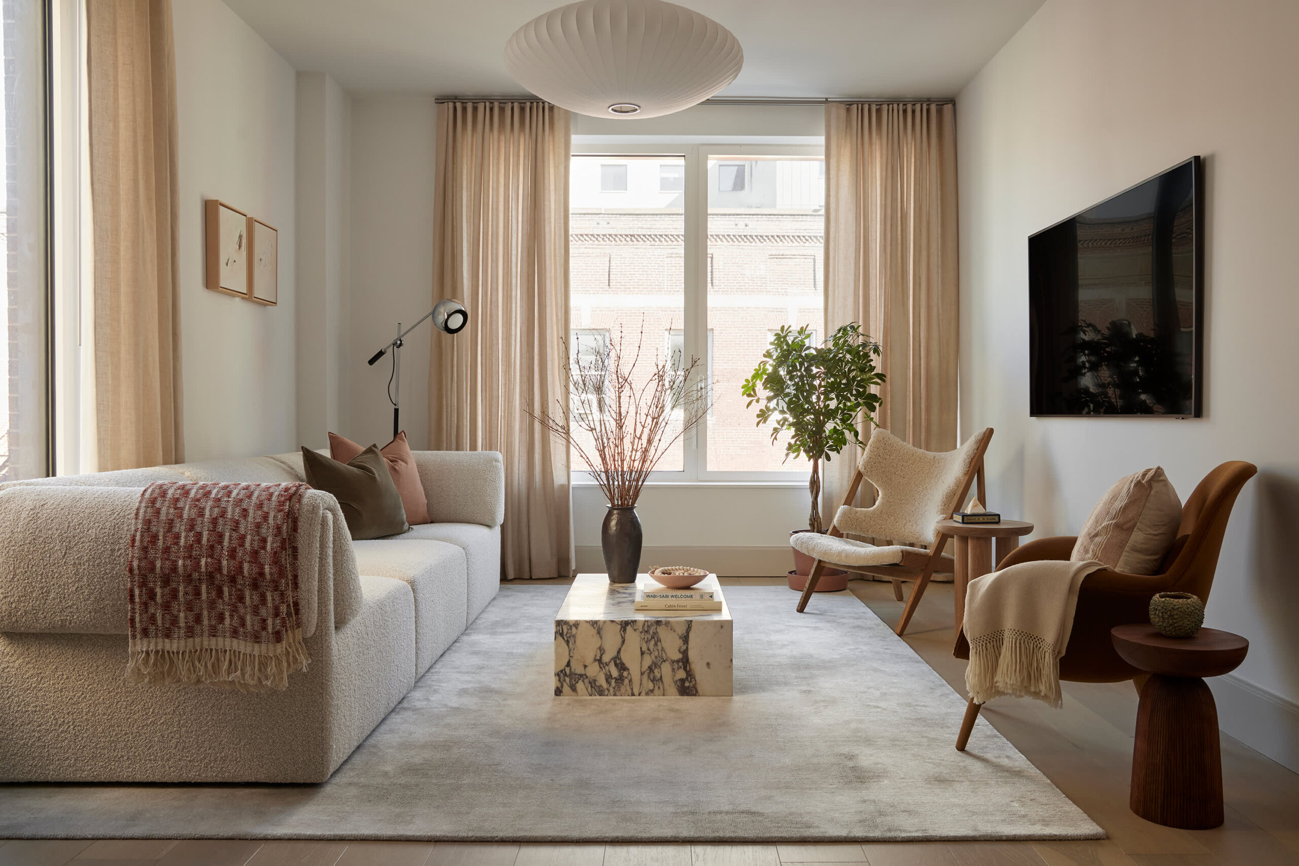 https://cdn.apartmenttherapy.info/image/upload/v1696351310/at/house%20tours/2023-House-Tours/2023-October/miranda-co/tours-brooklyn-miranda-co-6.jpg